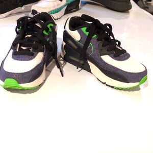 Great condition Nike Air kids sneakers size 12